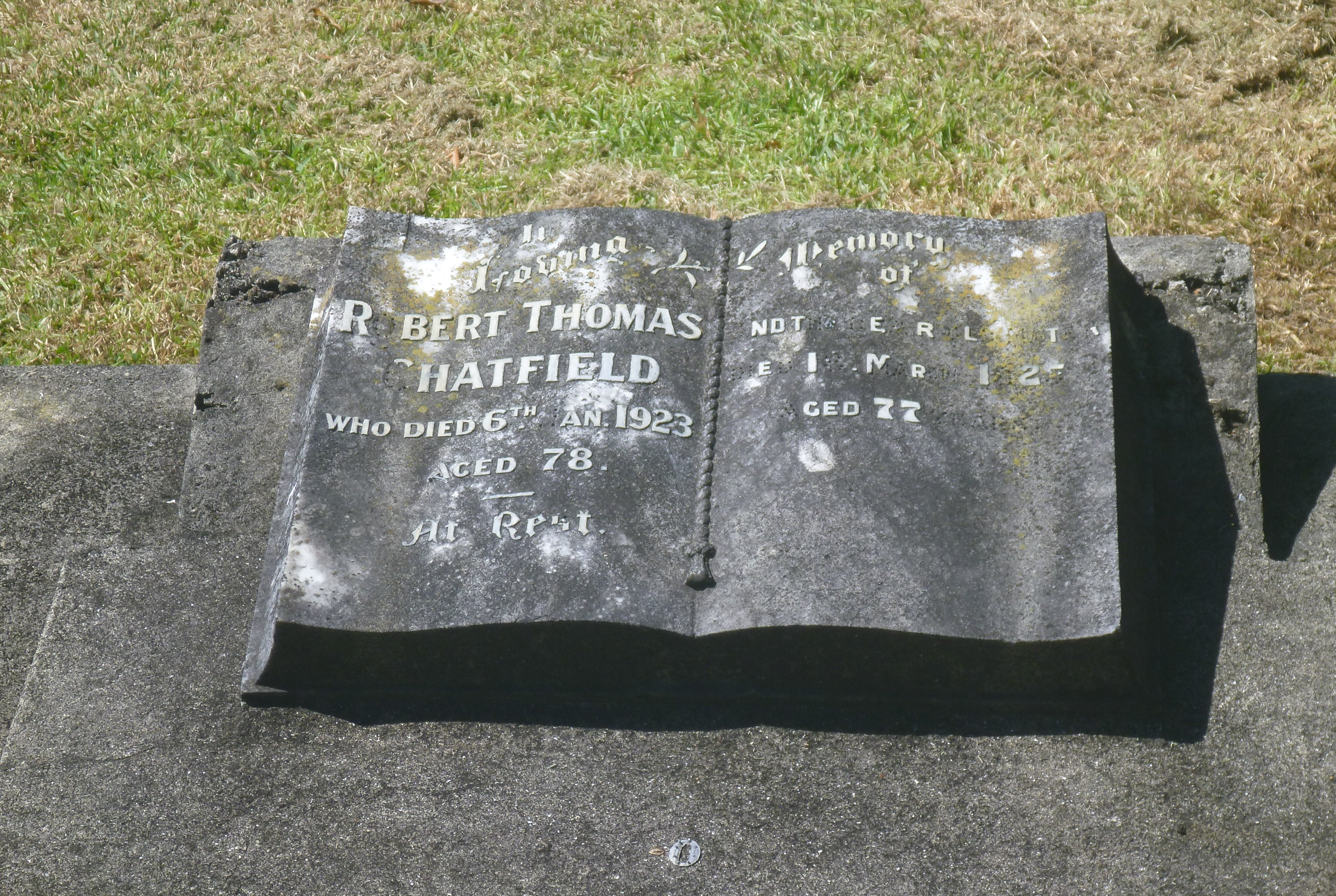 CHATFIELD Robert Thomas 1845 - 1923 grave part.jpg
